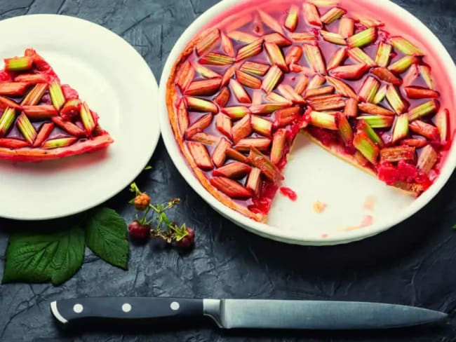 Tarte à la la rhubarbe et aux fraises