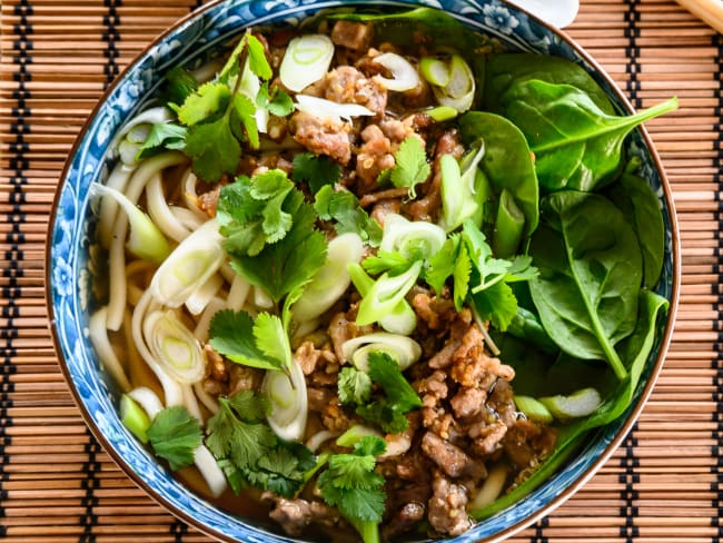 Soupe ramen au porc et coriandre