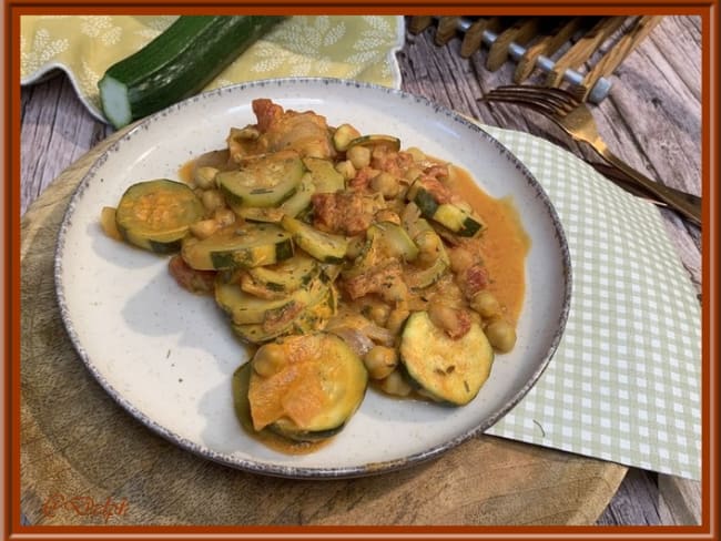 Curry de courgettes, et pois chiches au lait de coco