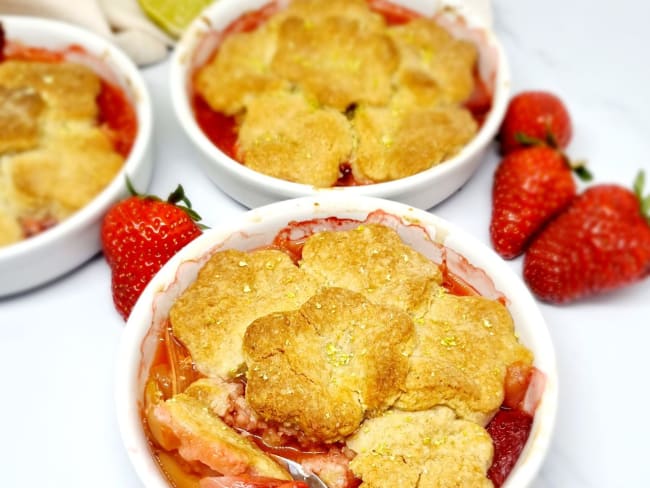 Cobbler fraises et rhubarbe : la recette de la version américaine du crumble