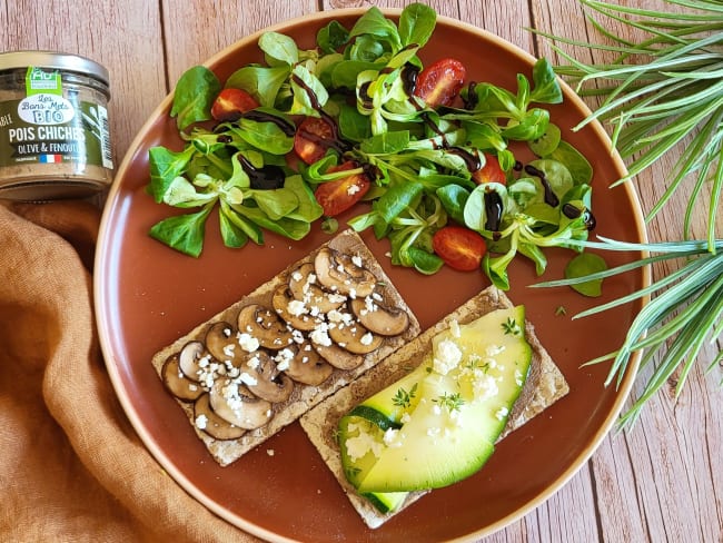 Tartines végétariennes aux saveurs de pois chiche, fenouil et olives