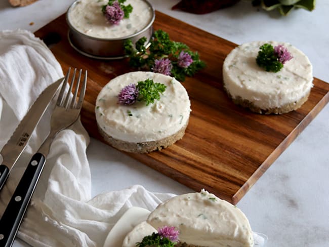 Cheesecake salée avec du fauxmage, sans gluten ni lait ni oeuf