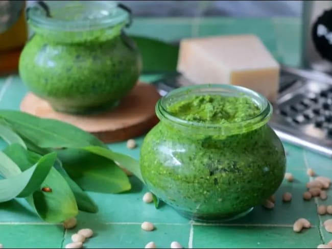 Pesto à l'ail des ours sans ail