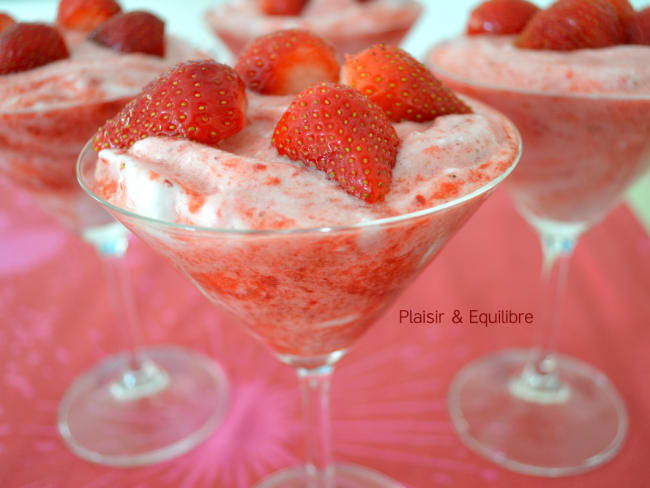 Duo de mousses à la fraise, un dessert Weight Watchers