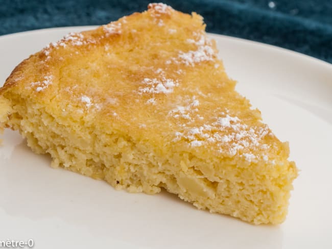 Gâteau de pommes de terre sucré parfumé au citron