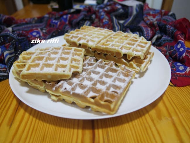 Gaufres crousti-moelleuses au sucre pour le petit déjeuner