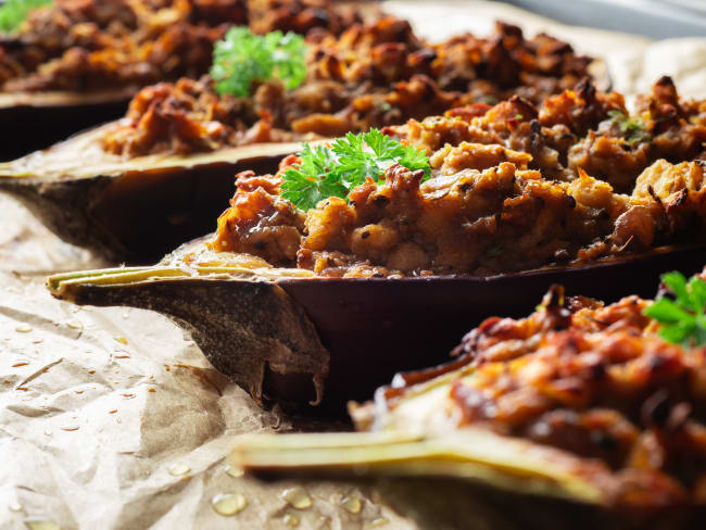 Aubergines farcies vegan aux PST (protéines de soja texturées)