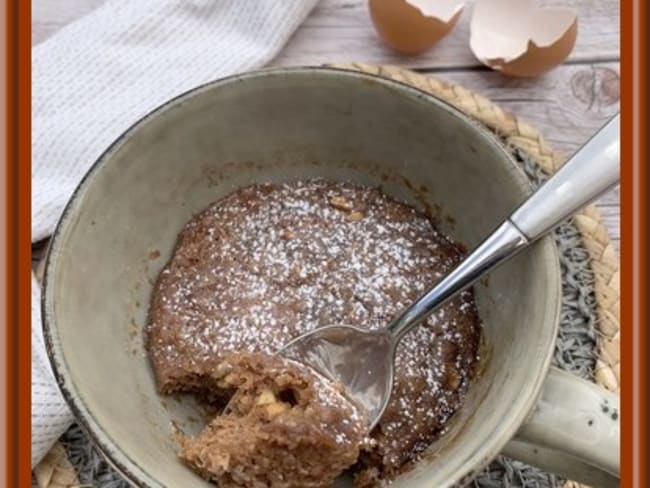 Mug cake au beurre de cacahuètes et chocolat : une recette terriblement gourmande