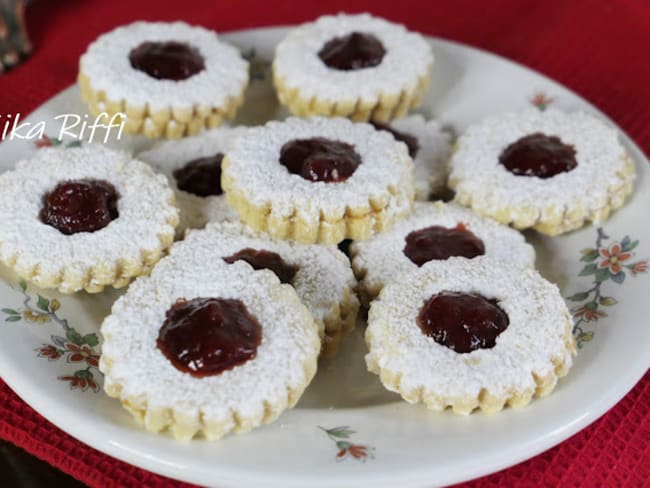 Sablés aux cacahuètes et confiture de fraises