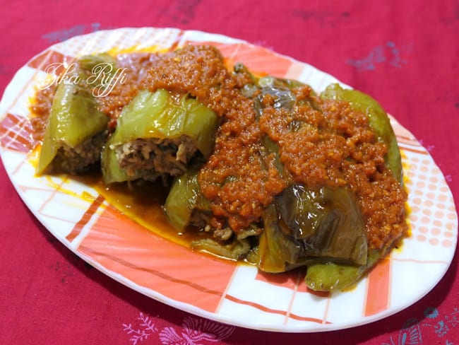 POIVRONS FARCIS DE BLANC DE DINDE HACHÉE AU PARMESAN