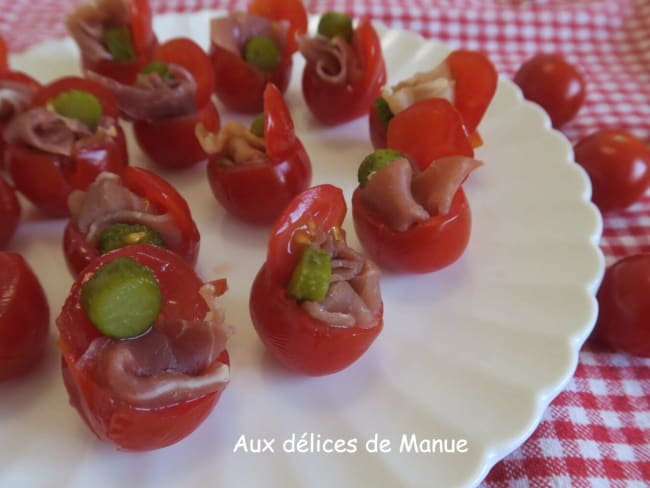 Tomates cerises garnies au jambon cru et cornichon