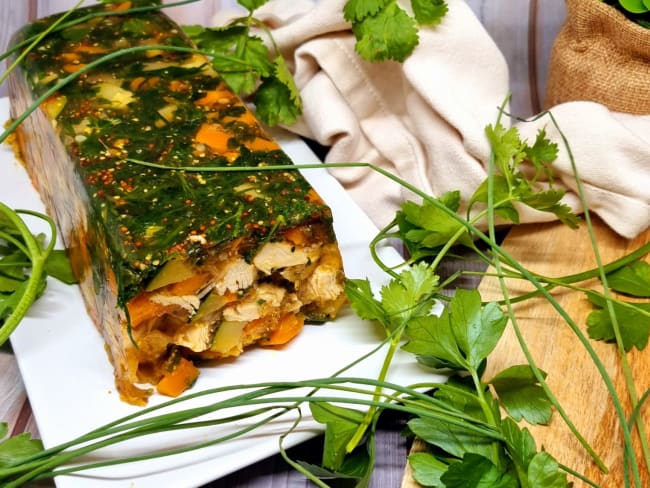 Terrine de poulet, légumes et herbes