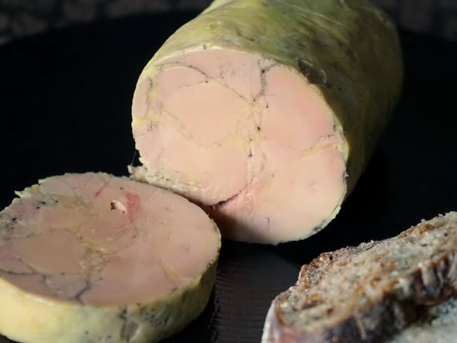 Pocher du foie gras en ballotine