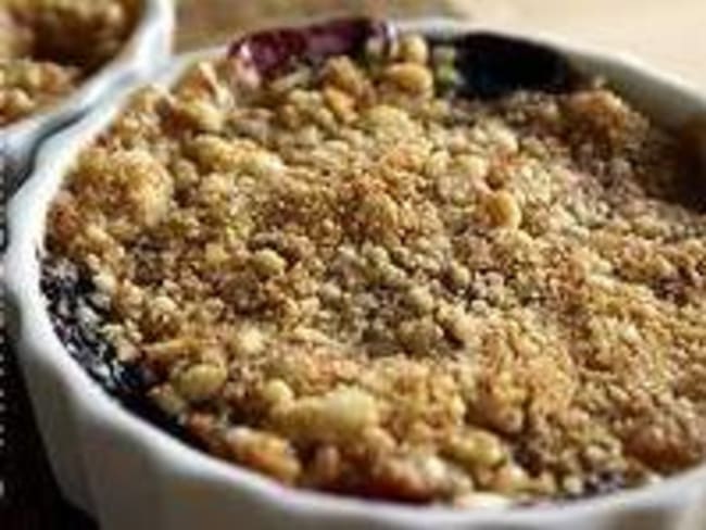 Crumble aux pommes et myrtilles - Appareil à crumble