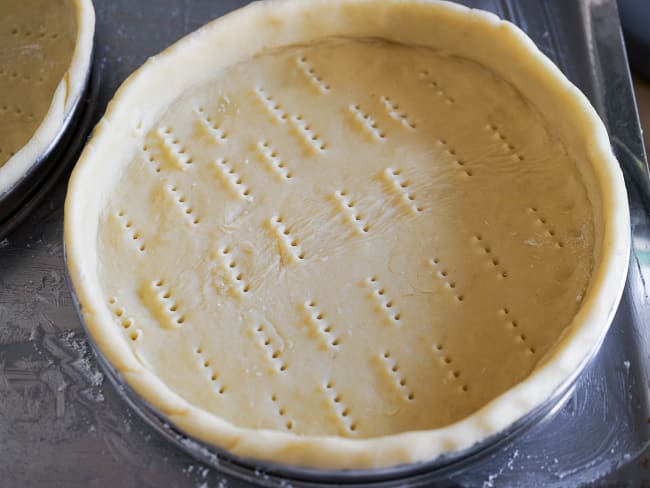 Cuire à blanc un fond de tarte (pâte sablée ou brisée) - une technique, deux methodes