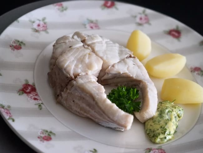 Darne de lieu noir pochée : cuire un poisson au court-bouillon