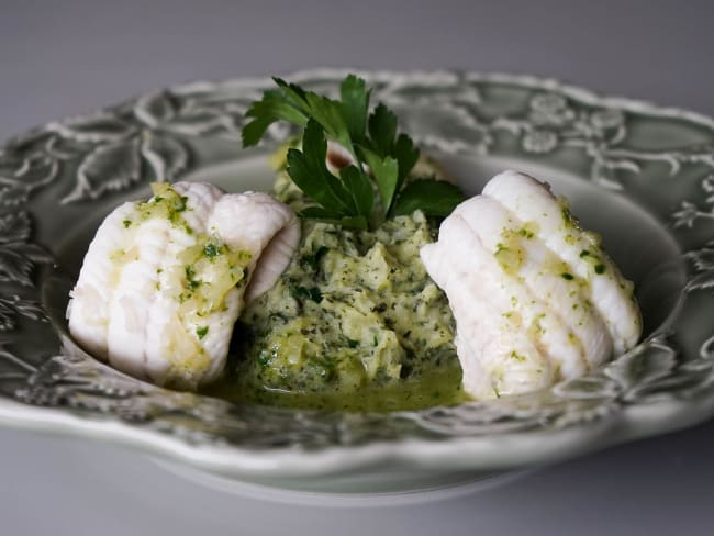 Filets de sole au jus de persil un plat délicat et d'une grande fraîcheur