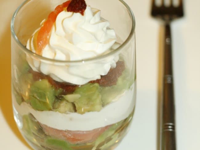 Verrine Avocat-Saumon-Chèvre et sa touche de Tomates séchées