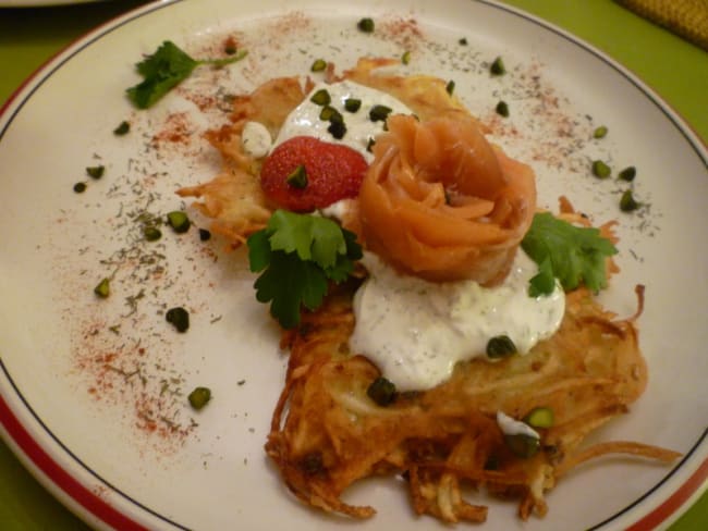 paillassons de pommes de terre au saumon et fraise