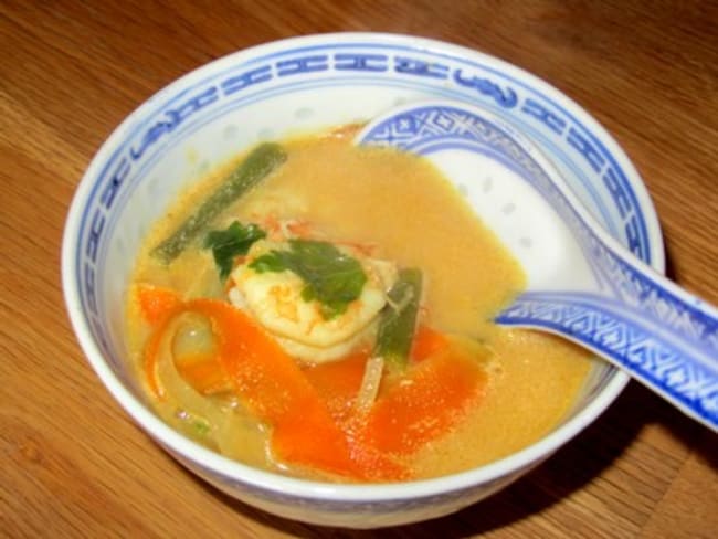 Soupe thaï aux gambas et lait de coco