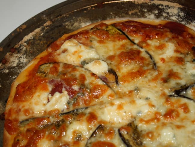 Pizza aubergine - bresaola - gorgonzola