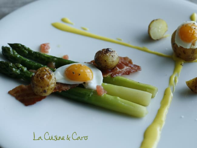 Pommes de terre grenailles de l'Ile de Ré, Asperges vertes, Lard et Oeufs de caille, sauce Hollandaise