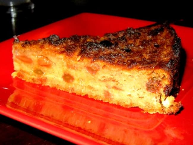 Pudding aux raisins avec les restes de pain