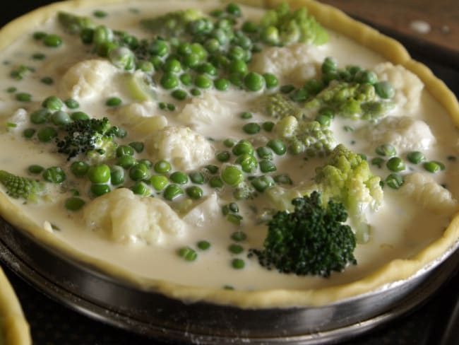 Quiche végétarienne - Recette de la quiche végétarienne chou fleur, romanesco et petits pois