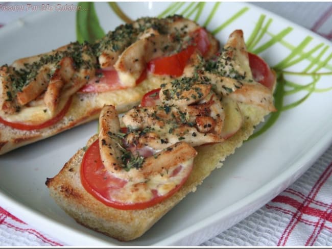 Croque-poulet à la tomate et à l'ail