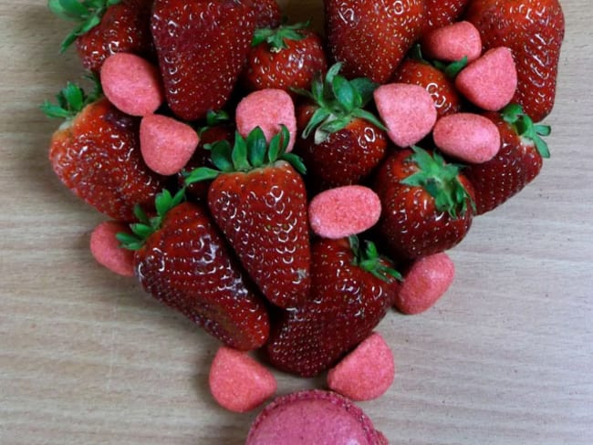 Macarons fraise Tagada et fraise fruit