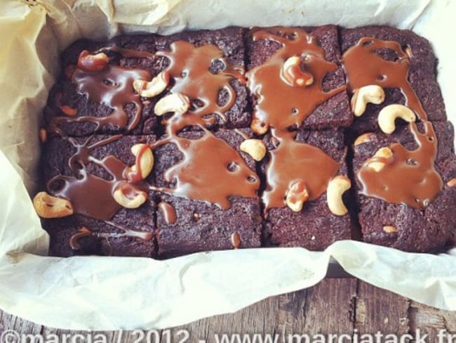 Brownies caramel topping et noix de cajou