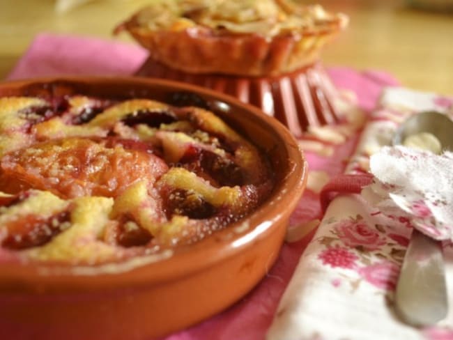 Clafoutis nectarines, prunes et amandes