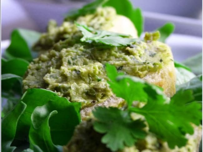 Pour l'apéro au soleil, un caviar de courgettes de Nice, sésame, citron vert et coriandre