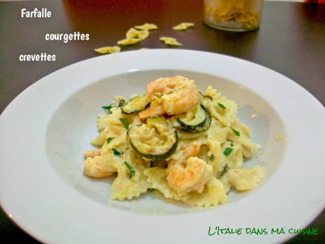 Farfalle, courgettes et crevettes