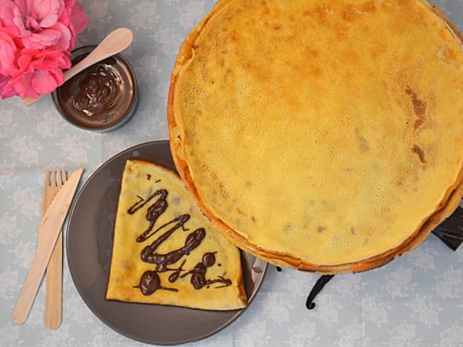 Crêpes au lait d'amande, saveur vanille, pâte à tartiner maison