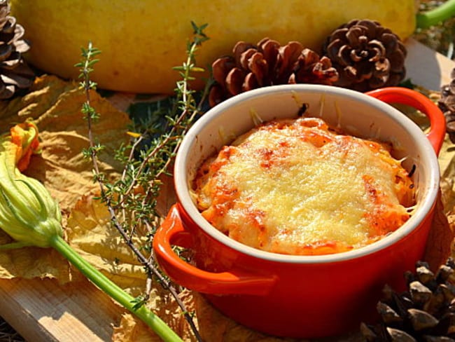 Gratin de courge spaghetti et de tomates aillées au thym