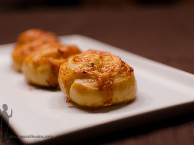 Petits pains au cheddar et à l'oignon