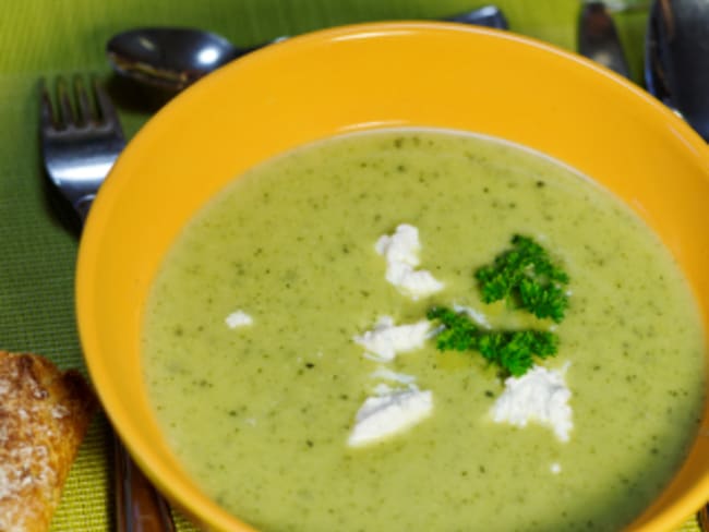 Velouté de courgettes au chèvre frais