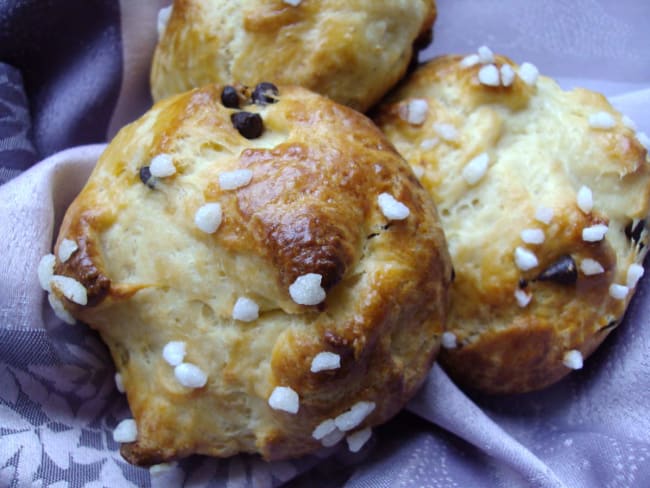 Briochettes aux pépites de chocolat et aux sucres