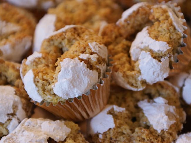 Petite boule aux amandes et aux noisettes Ghribiya