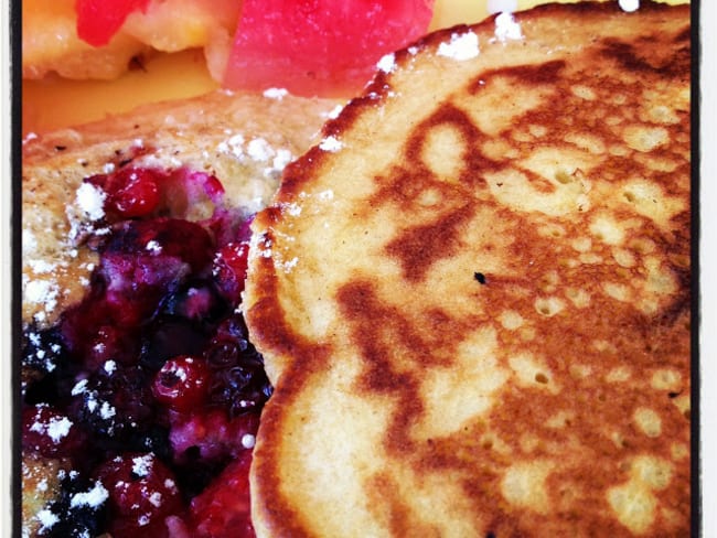 Les pancakes aux fruits rouges