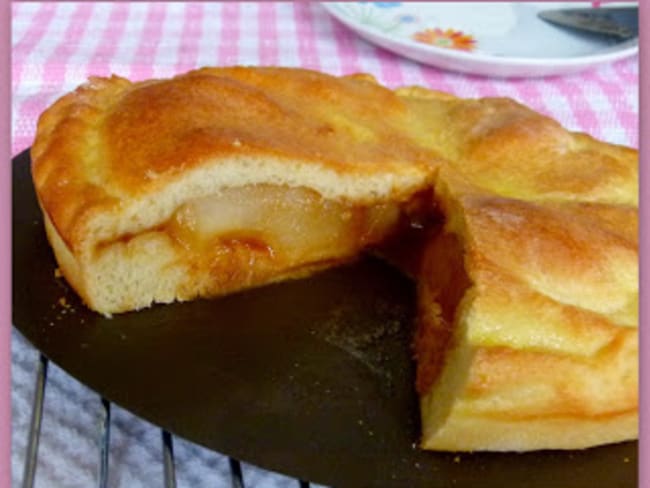 Tourte Briochée aux Poires et Caramel beurre salé