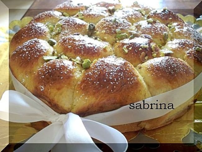 brioche ruche d'abeille à la confiture de fraise