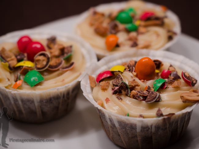 Cupcakes au chocolat et toping au beurre de cacahuètes