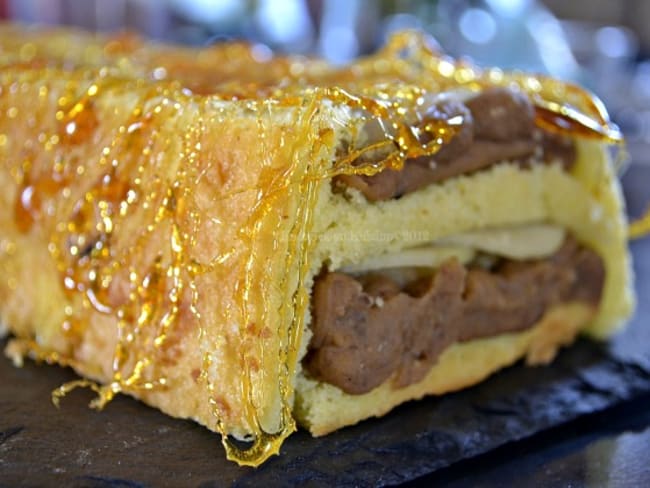 Bûche aux poires marrons fil de caramel