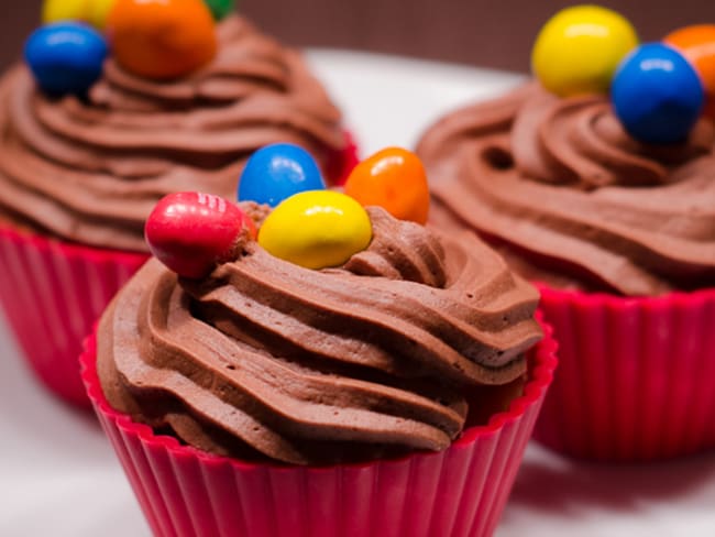 Cupcakes au beurre de cacahuètes et topping au chocolat