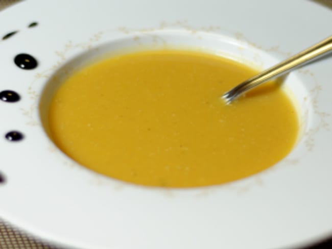 Velouté de potiron, pomme, crème de marrons