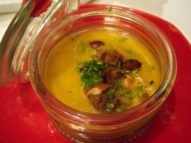 Soupe courge et châtaignes aux rôtis de châtaignes et amandes