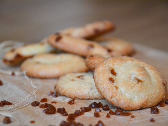 Biscuits croquants à l'amande et aux éclats de salidou