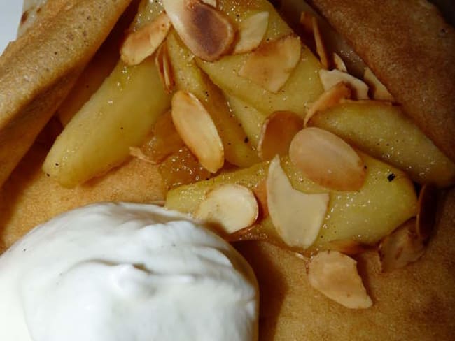 crêpes fourrées pommes miel amandes